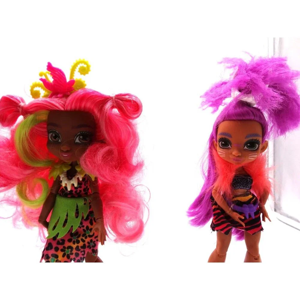 Cave Club Roaralai Doll Poseable Prehistoric Fashion Doll‎ Caveman and Ferrnessa